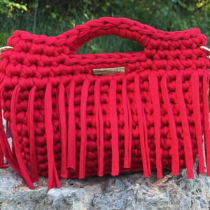 Sac Marie personnalisable - sac crochet rouge à franges fait main - Laurette Créations