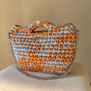 Sac Laurette moyen format bleu et orange avec un fil argenté et chaîne argenté - Laurette Creations